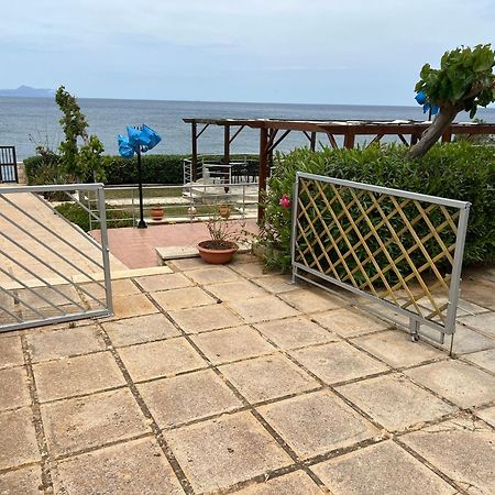 Beachfront Family Villa Katerina With Private Pool, Playground, Bbq & Amazing Sea Views! Petres  Екстер'єр фото
