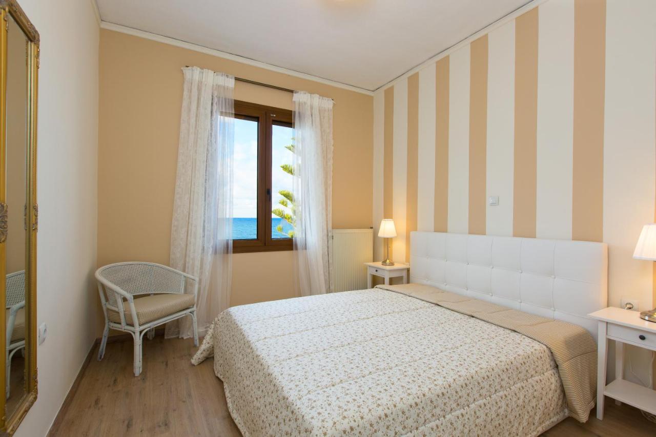 Beachfront Family Villa Katerina With Private Pool, Playground, Bbq & Amazing Sea Views! Petres  Екстер'єр фото