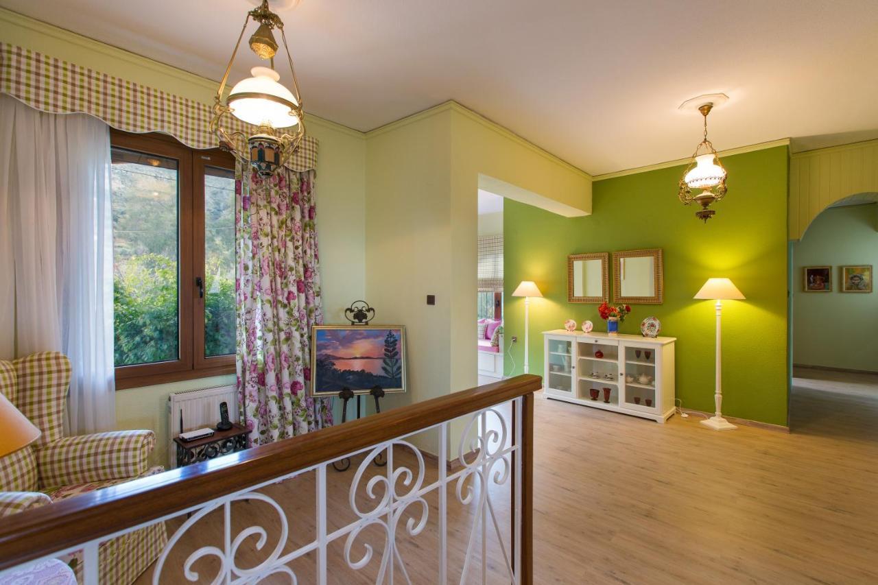 Beachfront Family Villa Katerina With Private Pool, Playground, Bbq & Amazing Sea Views! Petres  Екстер'єр фото