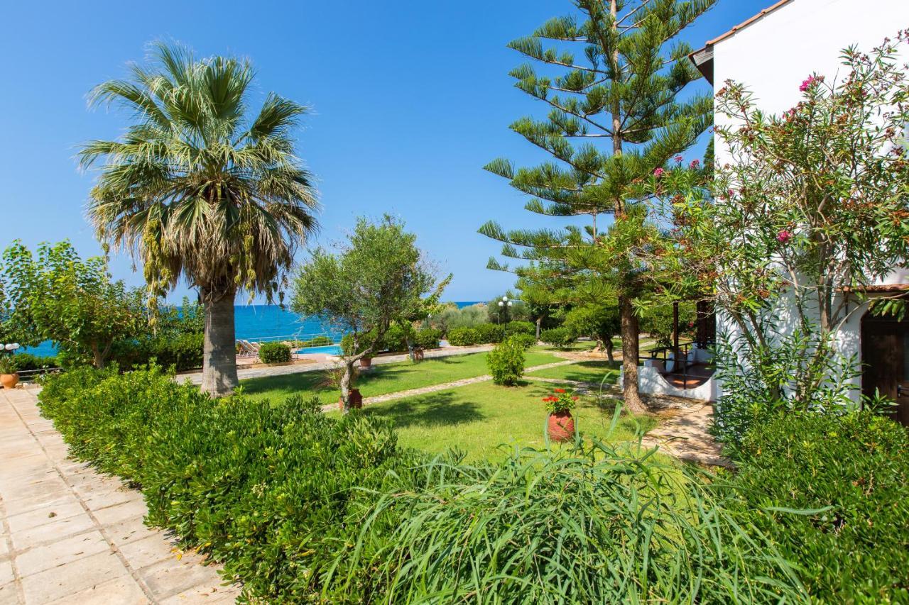 Beachfront Family Villa Katerina With Private Pool, Playground, Bbq & Amazing Sea Views! Petres  Екстер'єр фото