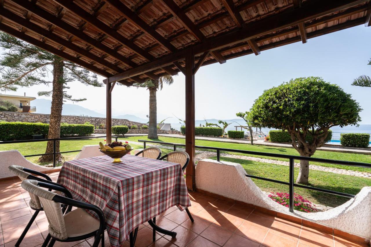 Beachfront Family Villa Katerina With Private Pool, Playground, Bbq & Amazing Sea Views! Petres  Екстер'єр фото