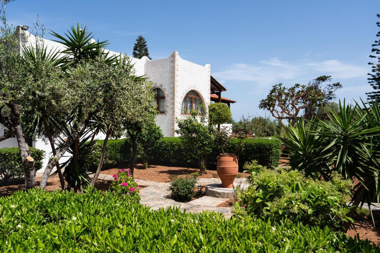 Beachfront Family Villa Katerina With Private Pool, Playground, Bbq & Amazing Sea Views! Petres  Екстер'єр фото