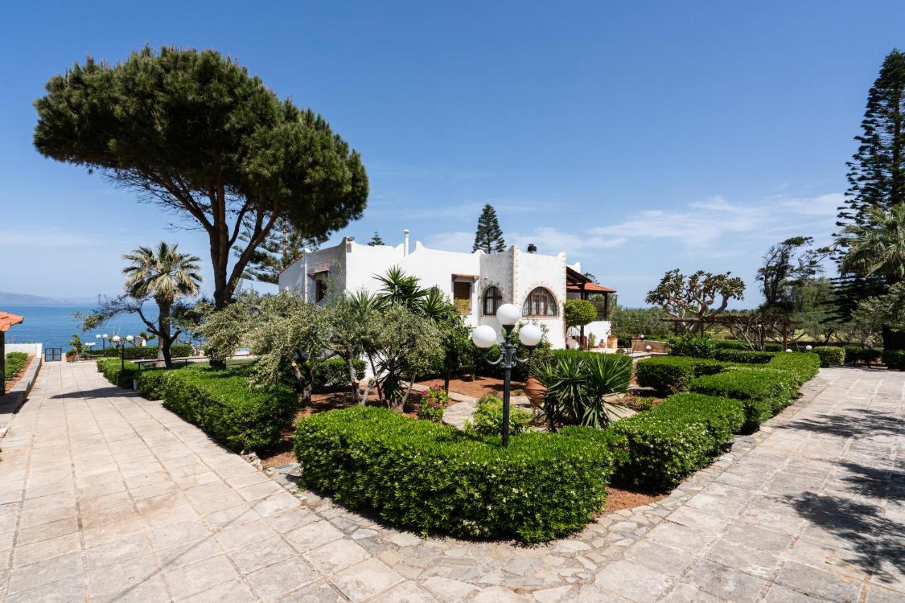 Beachfront Family Villa Katerina With Private Pool, Playground, Bbq & Amazing Sea Views! Petres  Екстер'єр фото