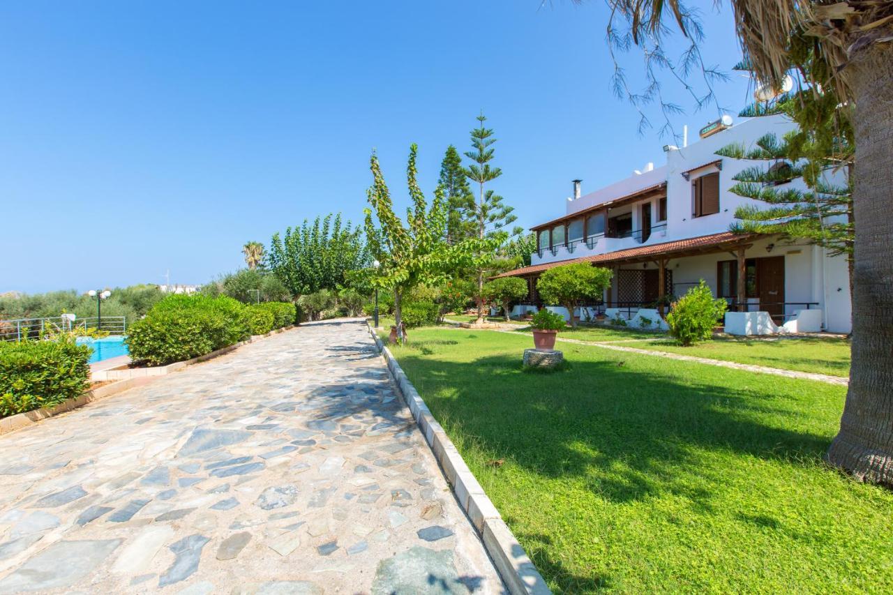 Beachfront Family Villa Katerina With Private Pool, Playground, Bbq & Amazing Sea Views! Petres  Екстер'єр фото